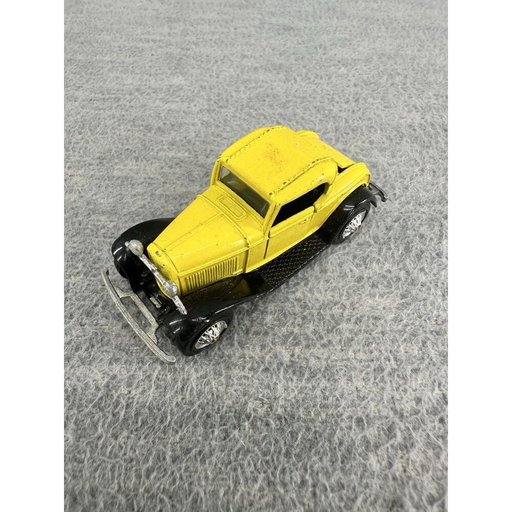 ROAD CHAMPS Ford Red Model A Rumble Seat Roadster Yellow Car T5